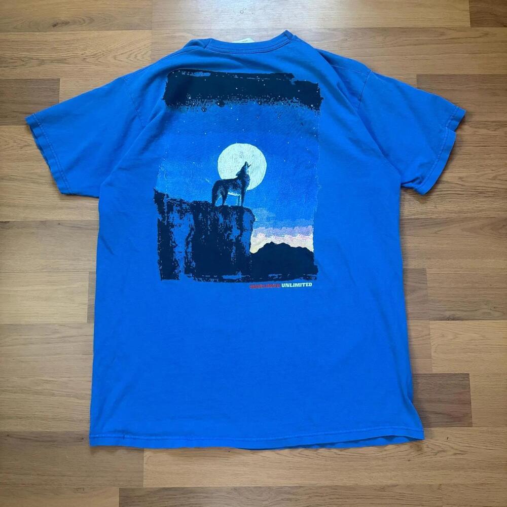 90_S Marlboro Unlimited Cigarettes Howling Wolf Pocket Tee Shirt
